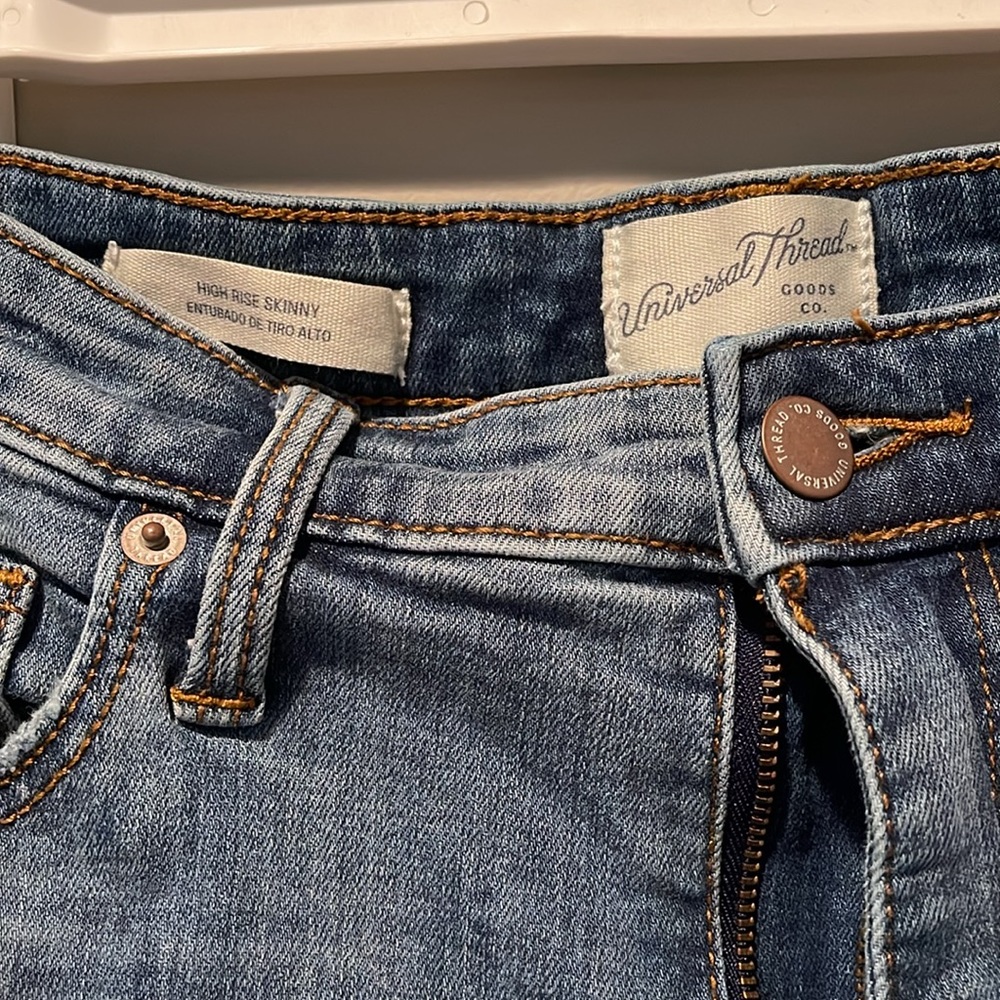 Universal Thread Skinny Jeans - Picture 2 of 3